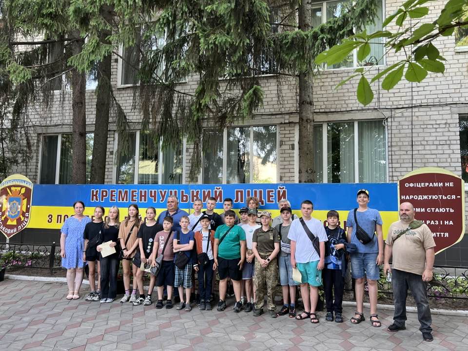 Гості з Клубу юних моряків «Гардемарин» у Кременчуцькому військовому ліцеї.