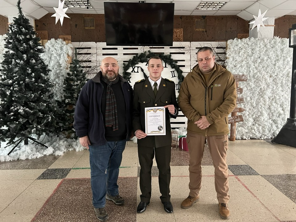 Ліцеїст 2 курсу Кременчуцького ліцею з посиленою військово-фізичною підготовкою імені Героя України Віталія Коваля Полтавської обласної ради Старченко Дмитро отримав почесну стипендію Героя України Андрія Конопльова.